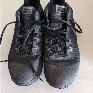 Men’s Nike Air Versatile Basketball Shoes